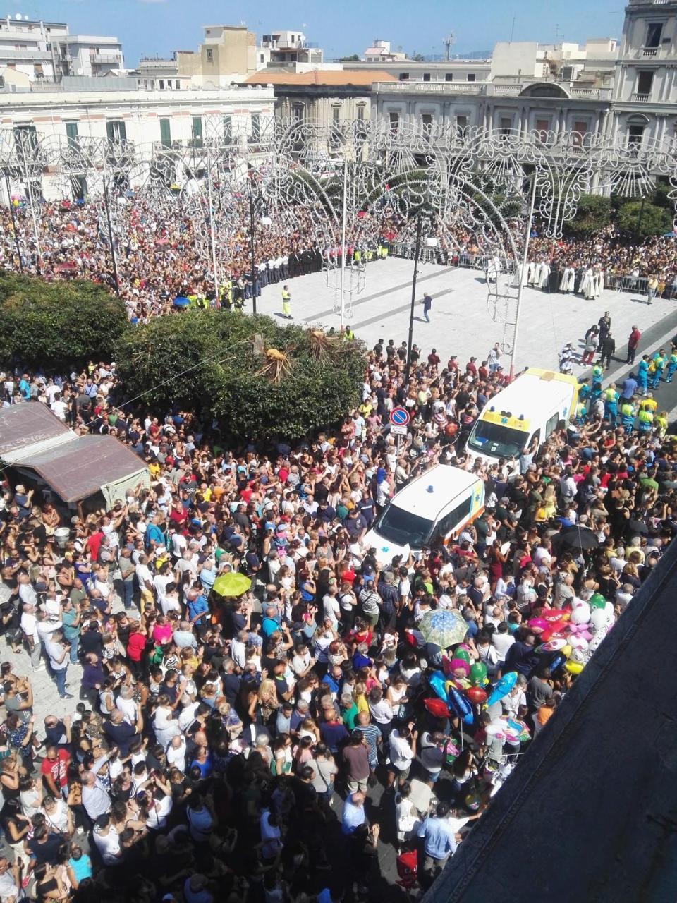 B&B La Terrazza Sul Duomo เรจโจ ดี คาลาเบีย ภายนอก รูปภาพ